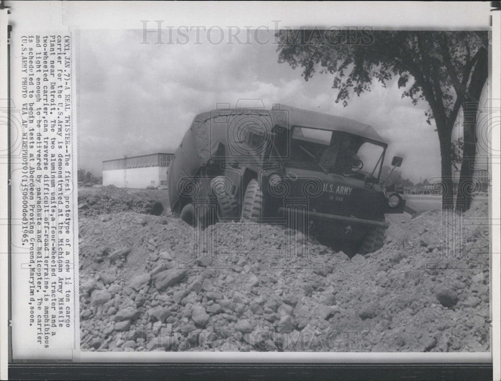 1965 Press Photo US Army Cargo Carrier, Michigan Army Missile Plant, Detroit - Historic Images