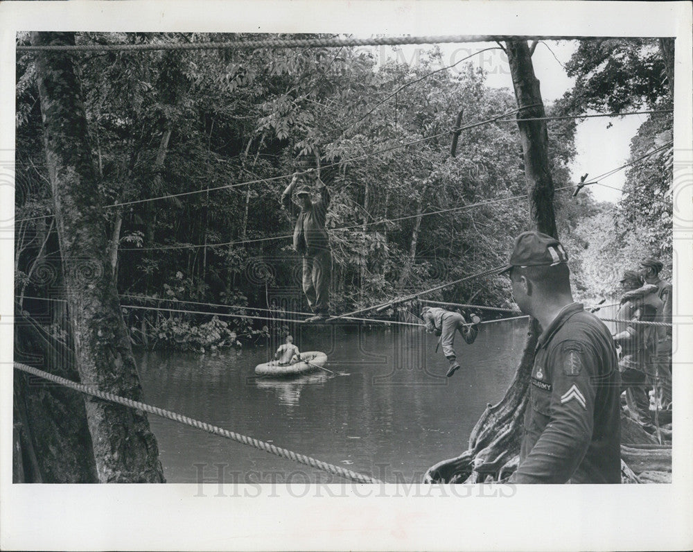 Press Photo Army Reserves on rope bridges - Historic Images