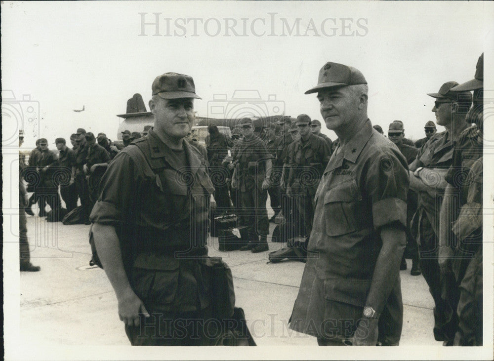 1968 Press Photo Brig MMcD Jones &amp; Capt George W Reilly - Historic Images