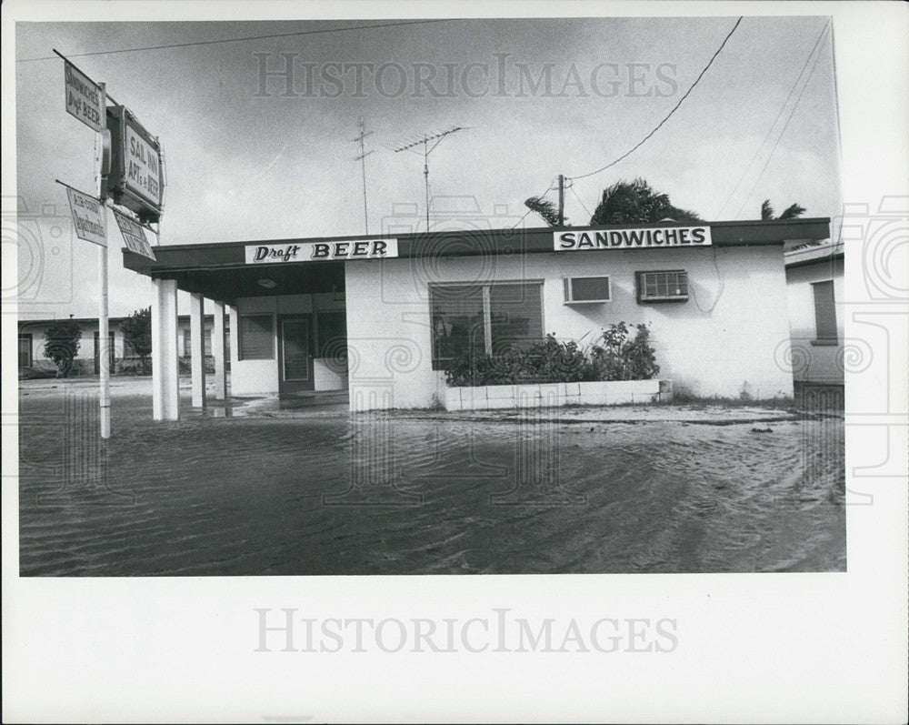 1972 Press Photo of high water from Hurricane Agnes in Florida - Historic Images