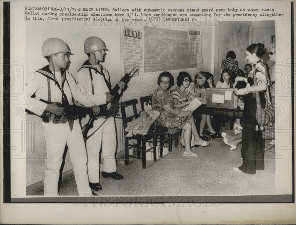 1973 Press Photo Sailors with automatic weapons at voting location - Historic Images