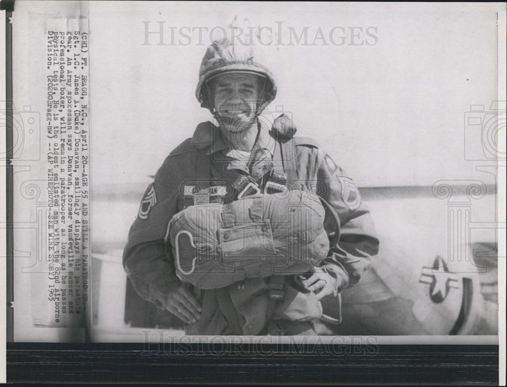 1965 Press Photo Sgt. 1.C. James A. Duke Donavan, age 55 and still a paratrooper - Historic Images