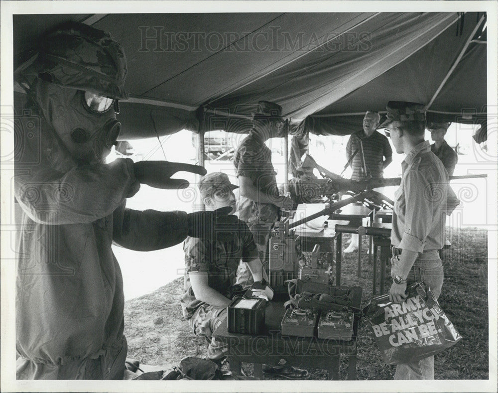 1985 Press Photo Army Takes Over Clearwater High School - Historic Images