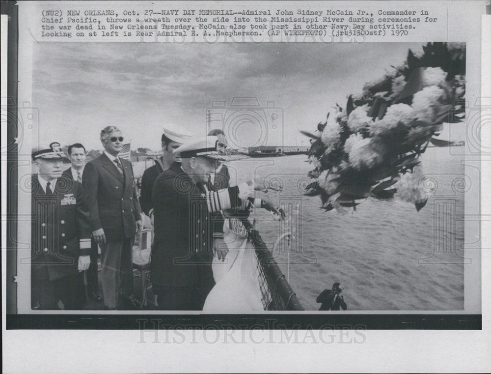 1970 Press Photo Admiral John McCain Jr., throws a wreath over the side - Historic Images