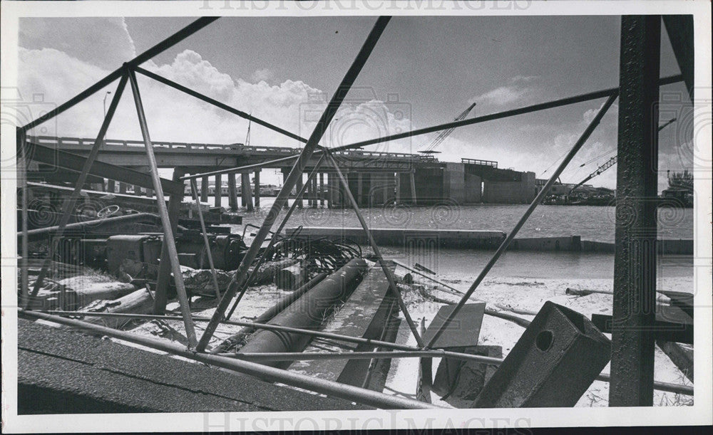 1971 Press Photo Bridge under construction in John&#39;s Pass - Historic Images