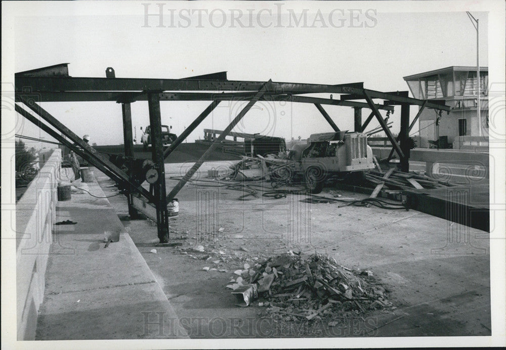1971 Press Photo Construction of Bridge Underway - Historic Images