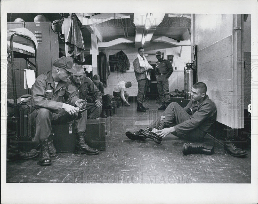 1965 Press Photo Troops in basic training in Fla. - Historic Images