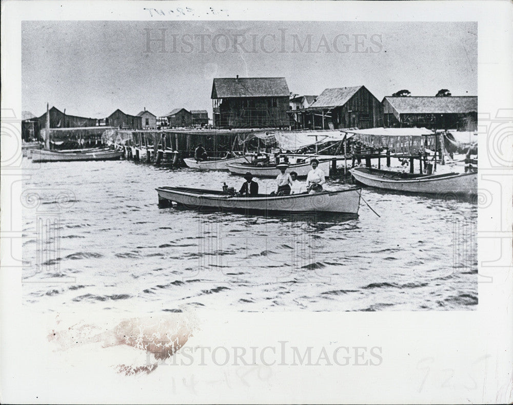 1977 Press Photo Cortel Waterfront Hurricane - Historic Images