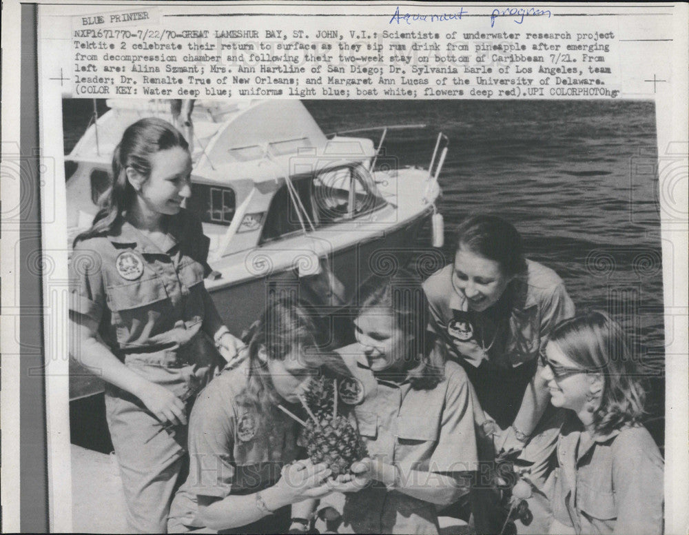 1970 Press Photo Lameshur Bay St. John Scientists - Historic Images