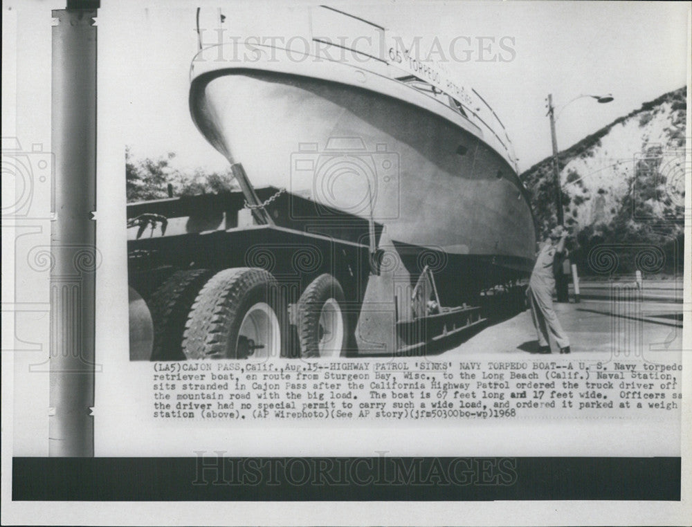 1968 Press Photo US Navy Torpedo Retrieval Boat - Historic Images