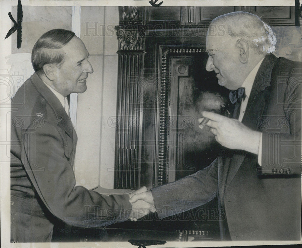 1951 Press Photo General Douglas MacArthur &amp; Senator Connelly - Historic Images