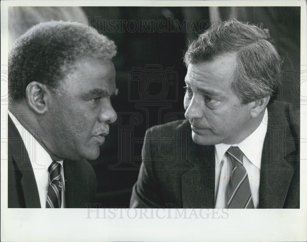 1983 Press Photo Harold Washington Edward R. Broolyak - Historic Images