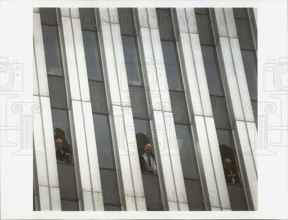 1993 Press Photo Bomb Breaks Glass of Windows - Historic Images