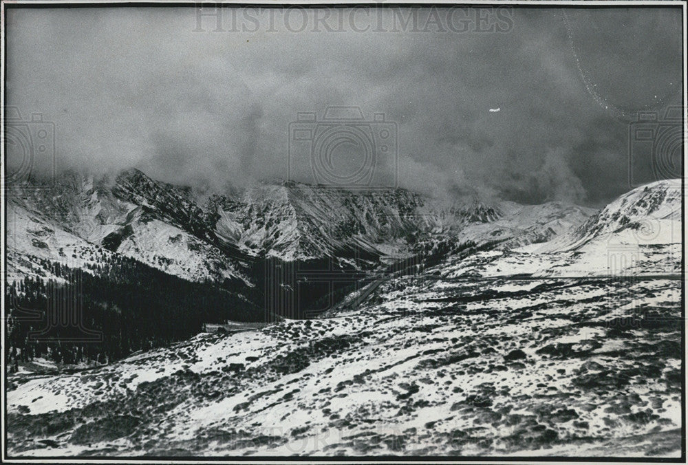 1977 Press Photo Loveland Pass in Colorado - Historic Images