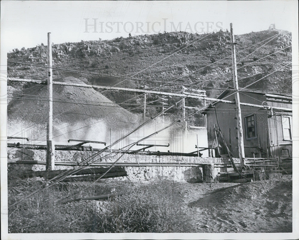 1950 Press Photo Madrid Power Plant Converts Used Steam Back to Valuable Water - Historic Images