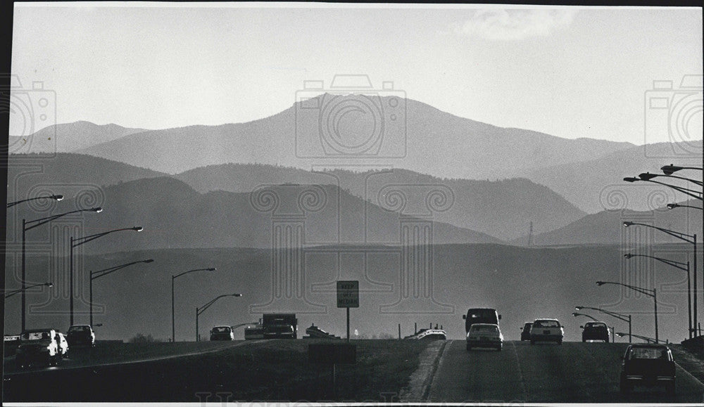 1982 Press Photo Traffic Through The Colorado Mountains - Historic Images