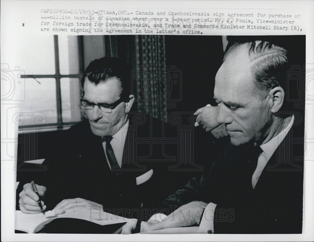 1963 Press Photo Canada &amp; Czechoslovakia Sign Wheat Agreement - Historic Images