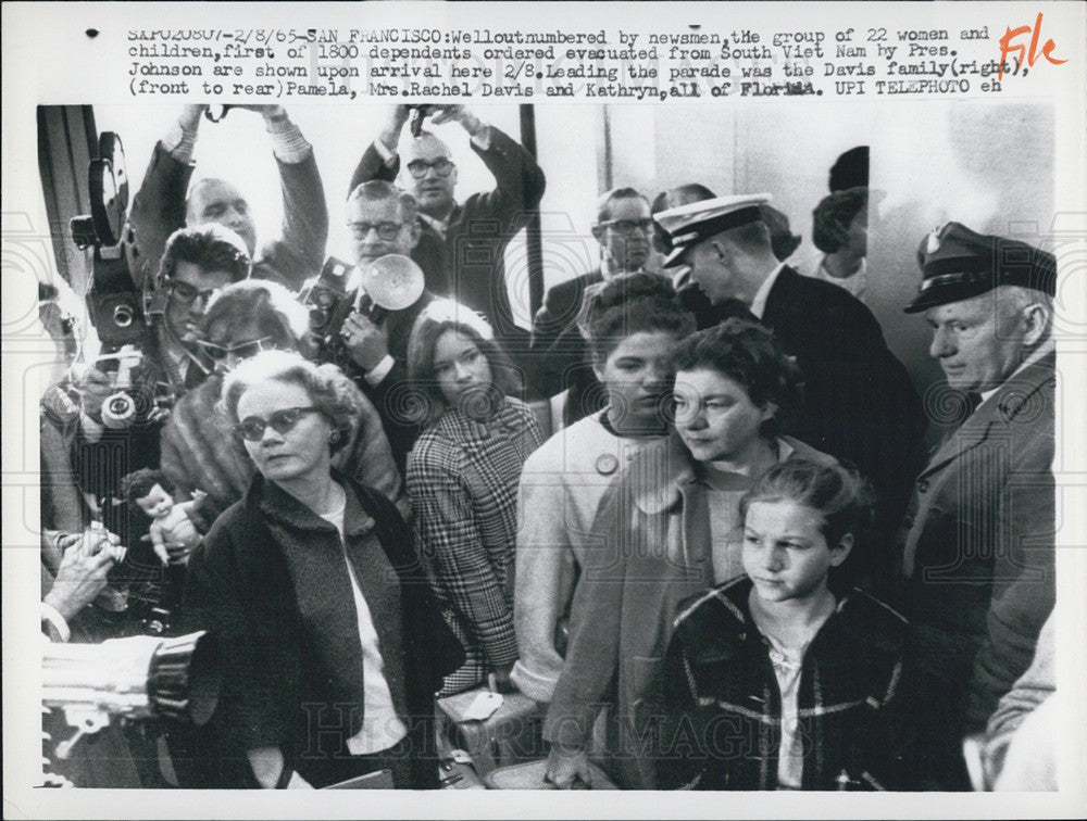 1965 Press Photo American Military Dependents Evacuated From South Vietnam - Historic Images