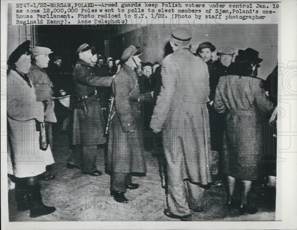 Press Photo Polish Voters - Historic Images