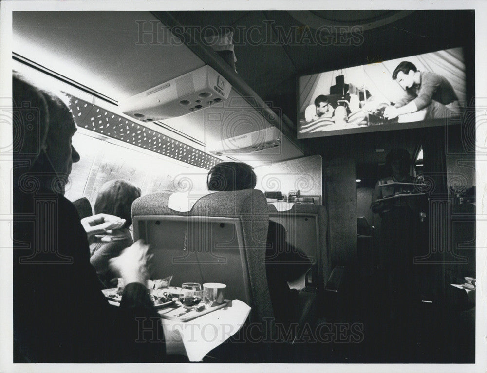 1965 Press Photo Movie being played aboard Trans World Airlines Jet. - Historic Images