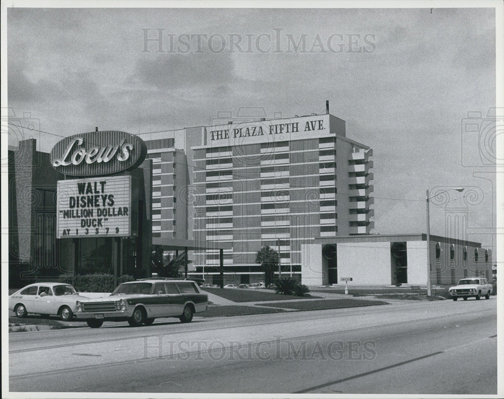 Press Photo Plaza Fifth Ave. - Historic Images