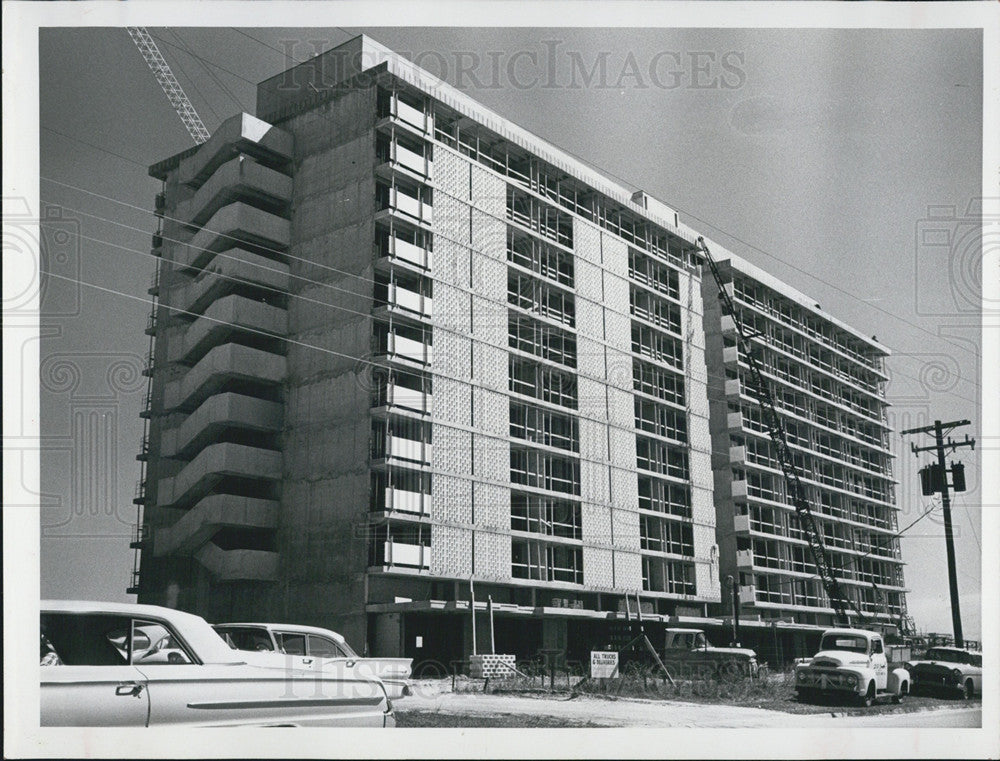 1962 Press Photo Plaza Fifth Avenue - Historic Images