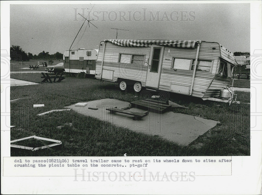 1984 Press Photo Damage at Travel Trailer Park in Hudson - Historic Images