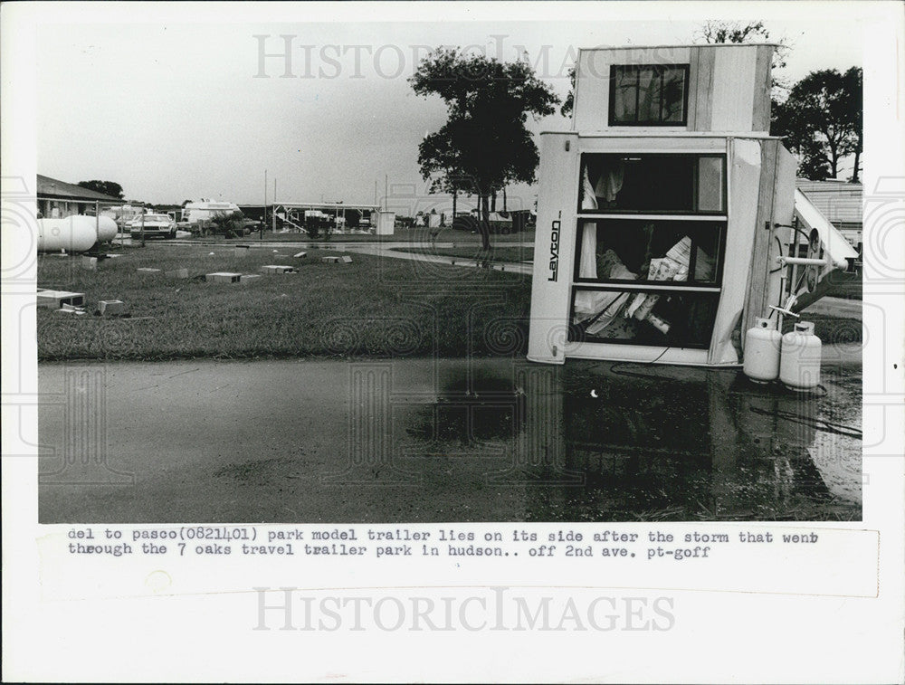 1984 Press Photo Trailer Turned Over Wind Hudson Travel Park - Historic Images