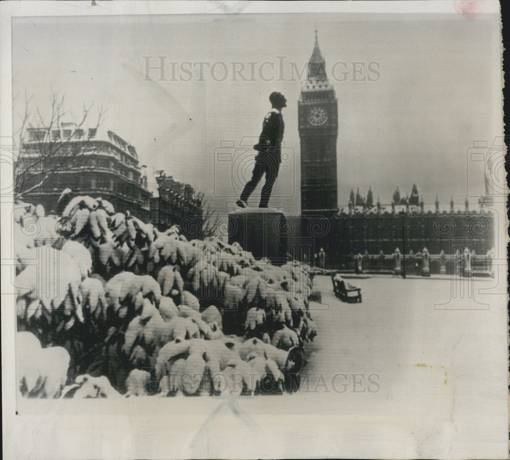 1962 Press Photo Statue General Jan Smuts Snow Parliament Square London - Historic Images