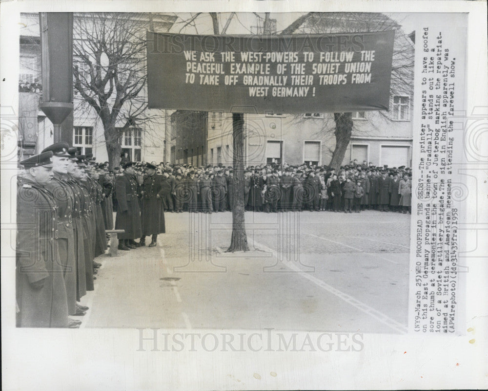 1958 Press Photo German banner badly misspelled - Historic Images