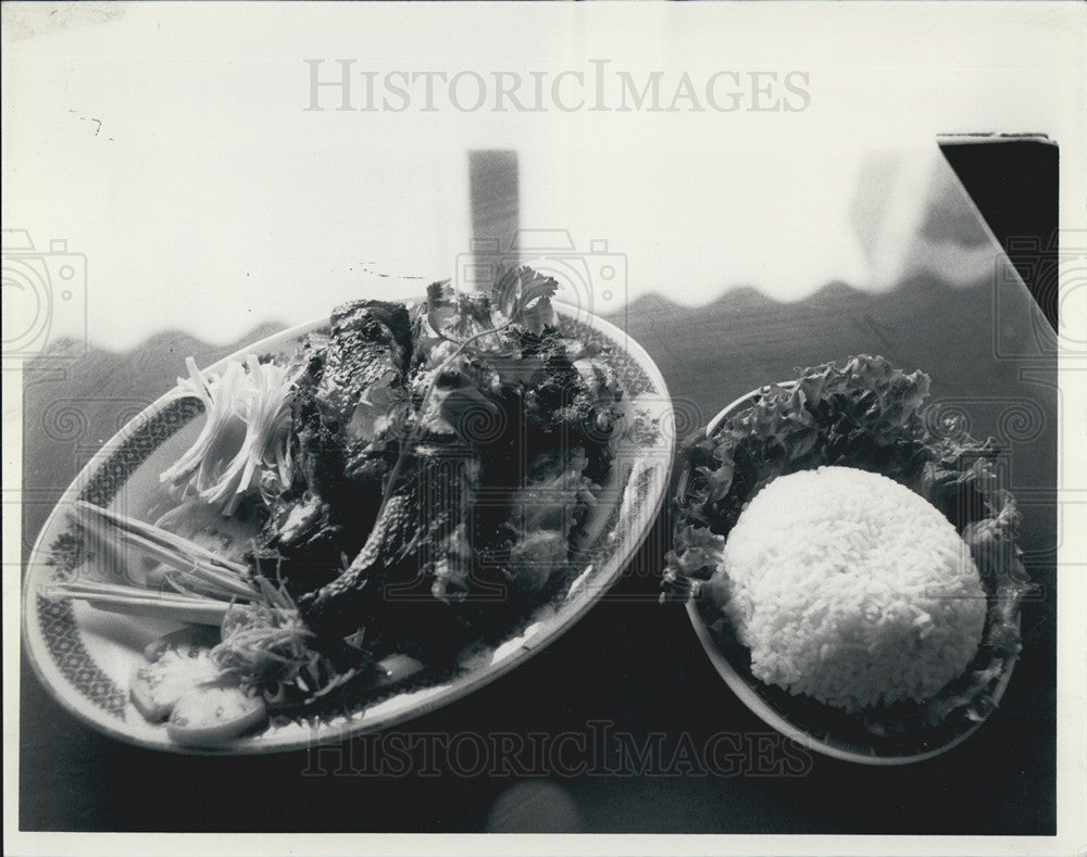 1987 Press Photo Vietnamese food on table - Historic Images