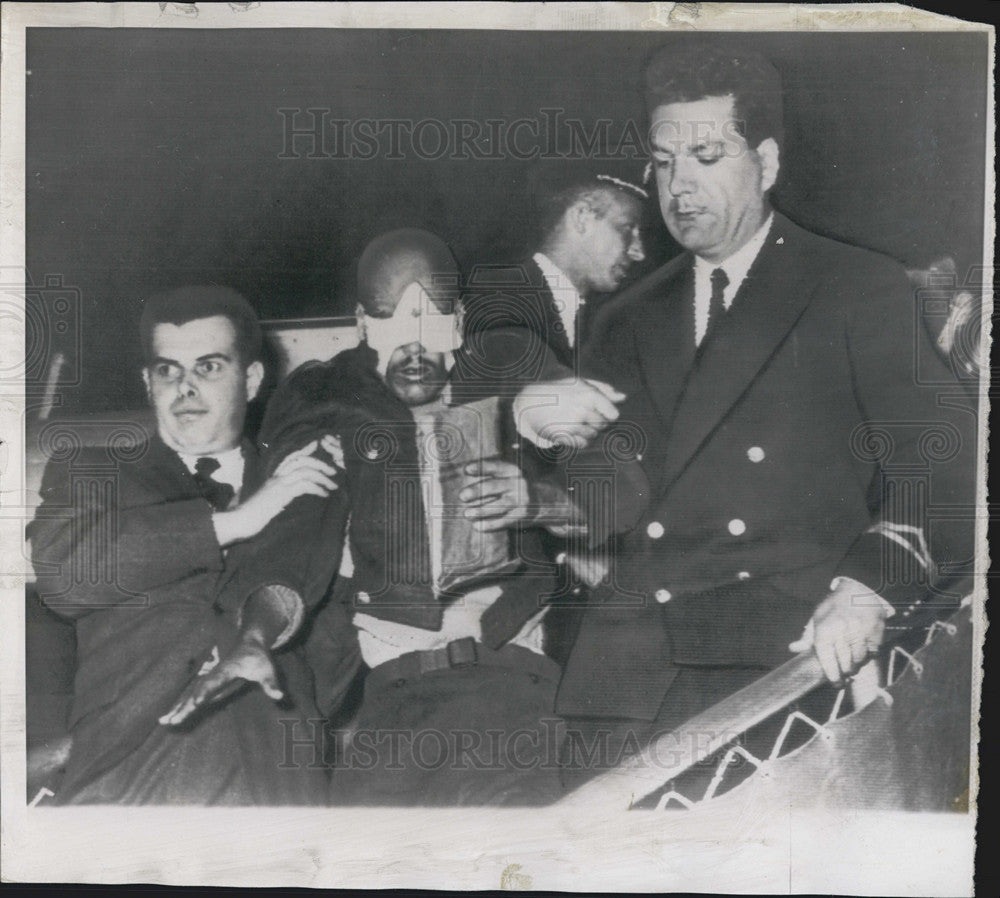 1954 Press Photo Bien Bien Phu defender wounded and brought to Paris - Historic Images