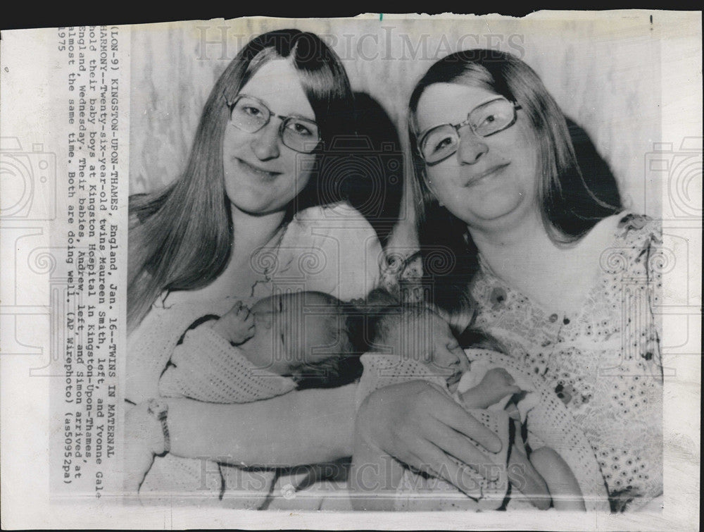 1975 Press Photo Twins Maureen Smith &amp; Yvonne Gale have babies at same time - Historic Images