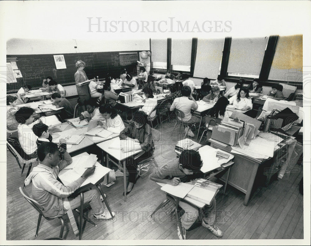 Press Photo Overcrowded Classroom, Marquette School, Chicago - Historic Images