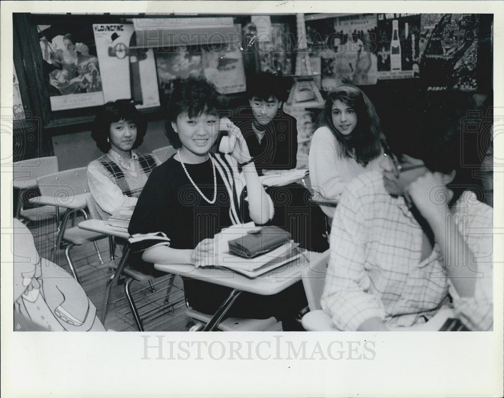 1985 Press Photo French Class In Lincoln Park High School Chicago - Historic Images