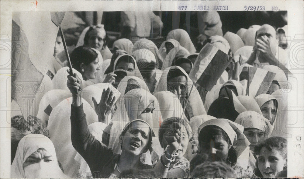 1958 Press Photo Moslem women in demonstrations for De Gaulle in Algiers - Historic Images