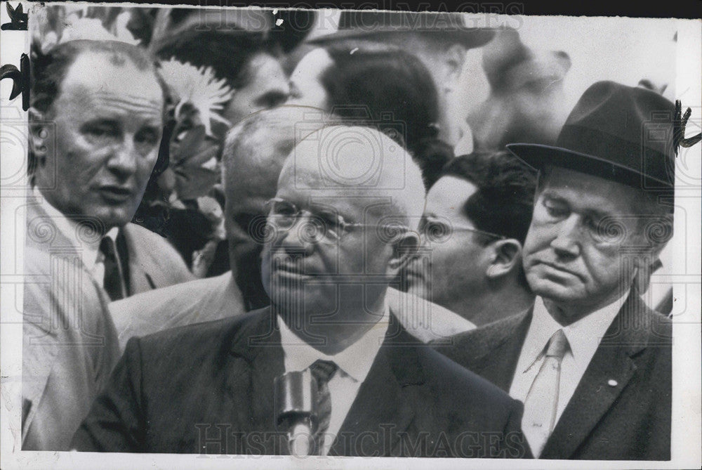 1960 Press Photo Soviet Premier Nikita Khrushchev AT East river Pier In New York - Historic Images