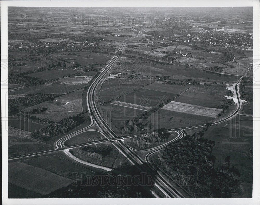 Press Photo Roadway interchange on Hwy 401 at Woodstock &amp; Calt Ontario,Canada - Historic Images
