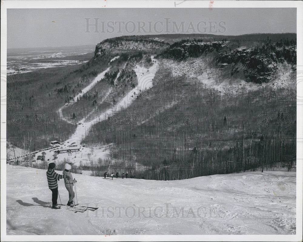 1967 Press Photo Overlooking ski run on Mount McKay, Loch Lomond. - Historic Images