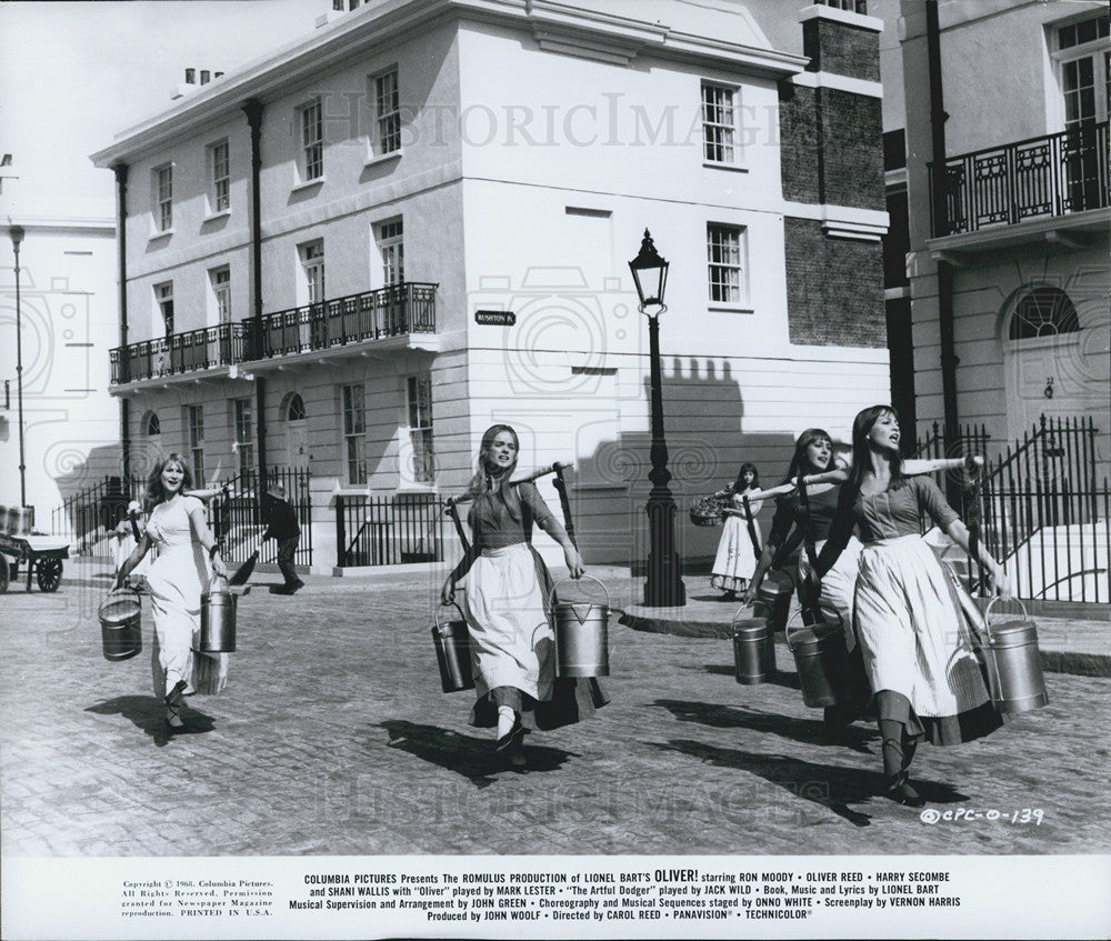 1968 Press Photo Oliver Milkmaids Sing And Swing In Streets COPY - Historic Images