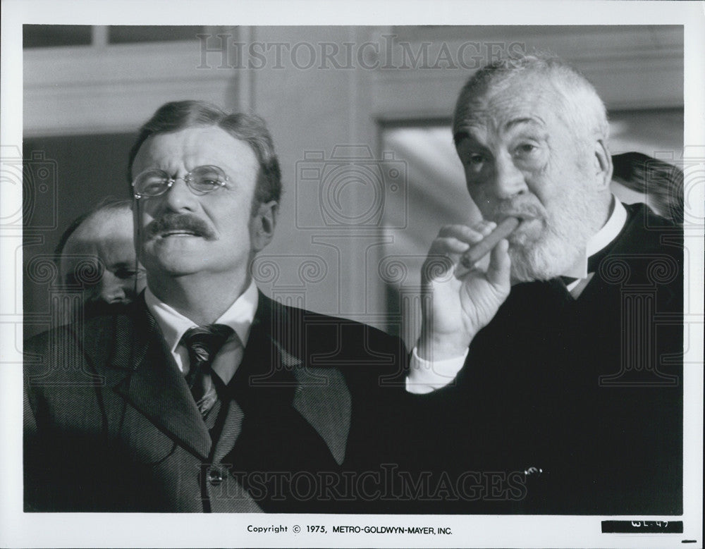 1975 Press Photo The Wind and the Lion  Brian Keith In Glasses looking Stumped - Historic Images