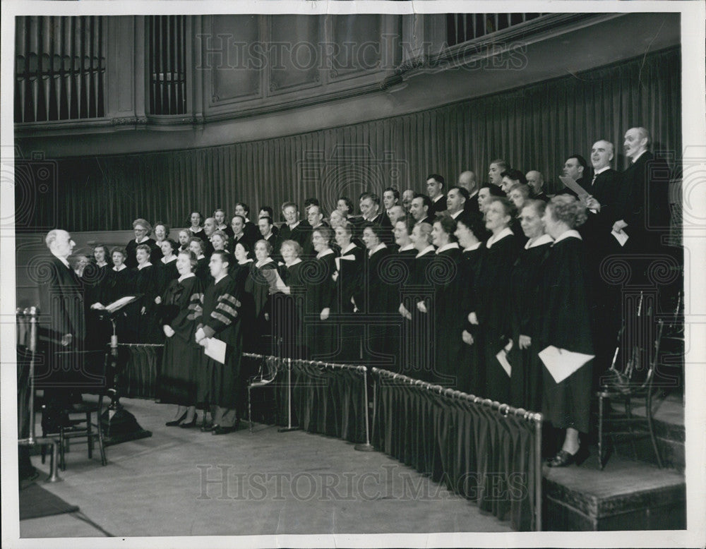 1947 Press Photo Chicago Sunday Evening Club Choir, Director Edgar Nelson - Historic Images