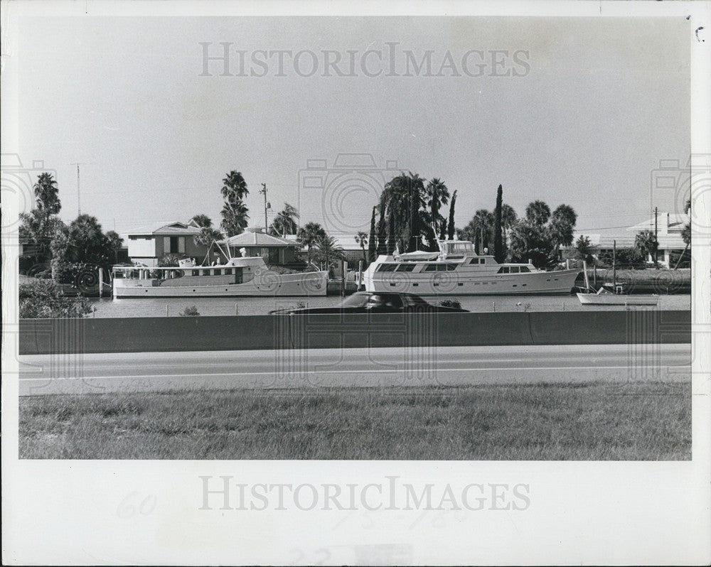 1978 Press Photo Tampa mariner Street yachts docked behind homes - Historic Images