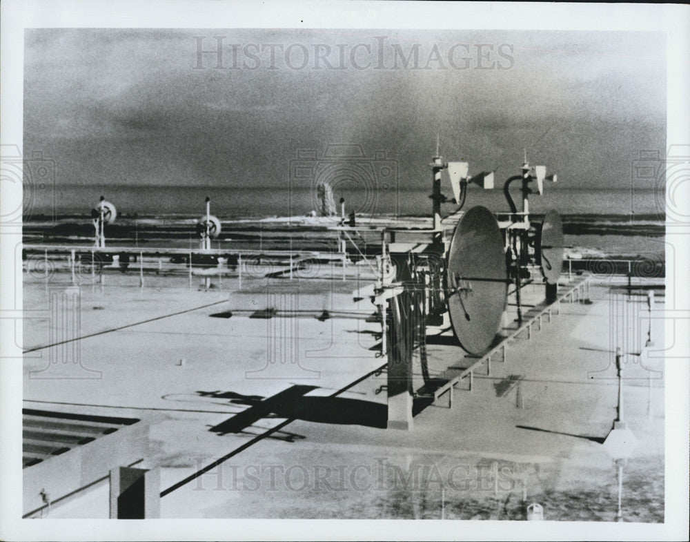 Press Photo Antenna system for communication between Mobile Service Structure - Historic Images