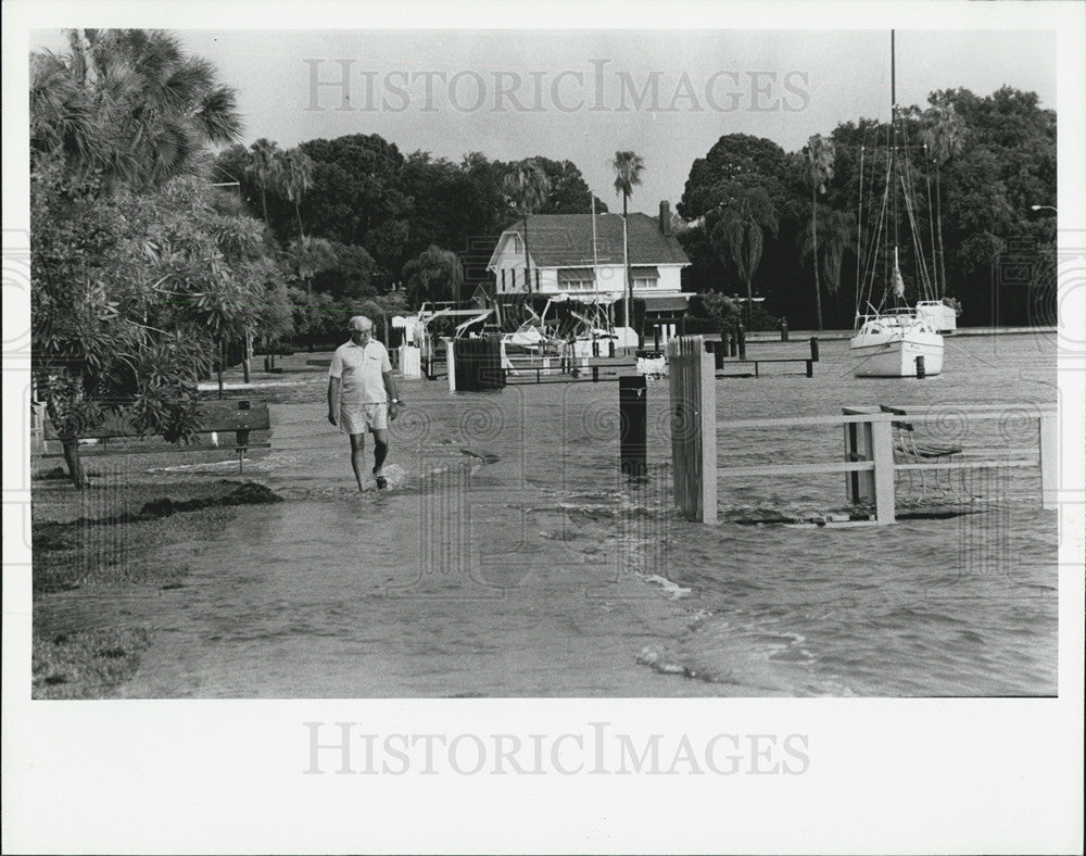 1982 Press Photo Coffepot Blvd Flood - Historic Images