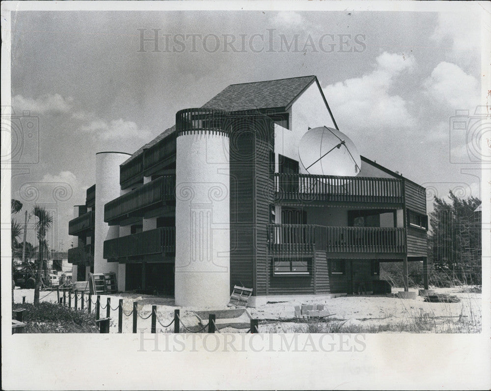 1981 Press Photo Satellite Dish St. Petersburg Receiver Electronics Florida - Historic Images