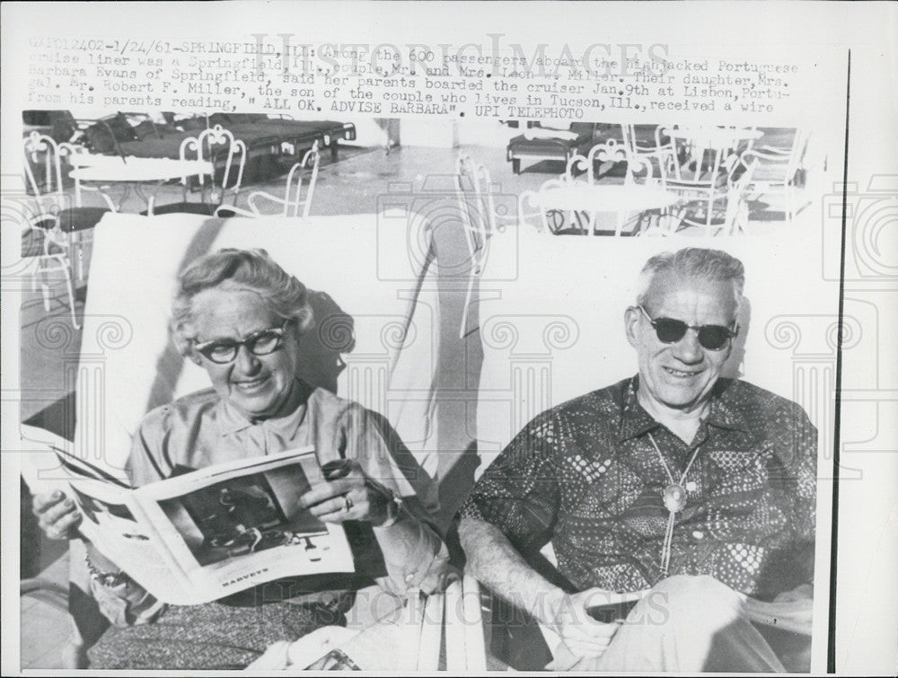 1961 Press Photo Passengers, Portuguese Cruise Liner - Historic Images