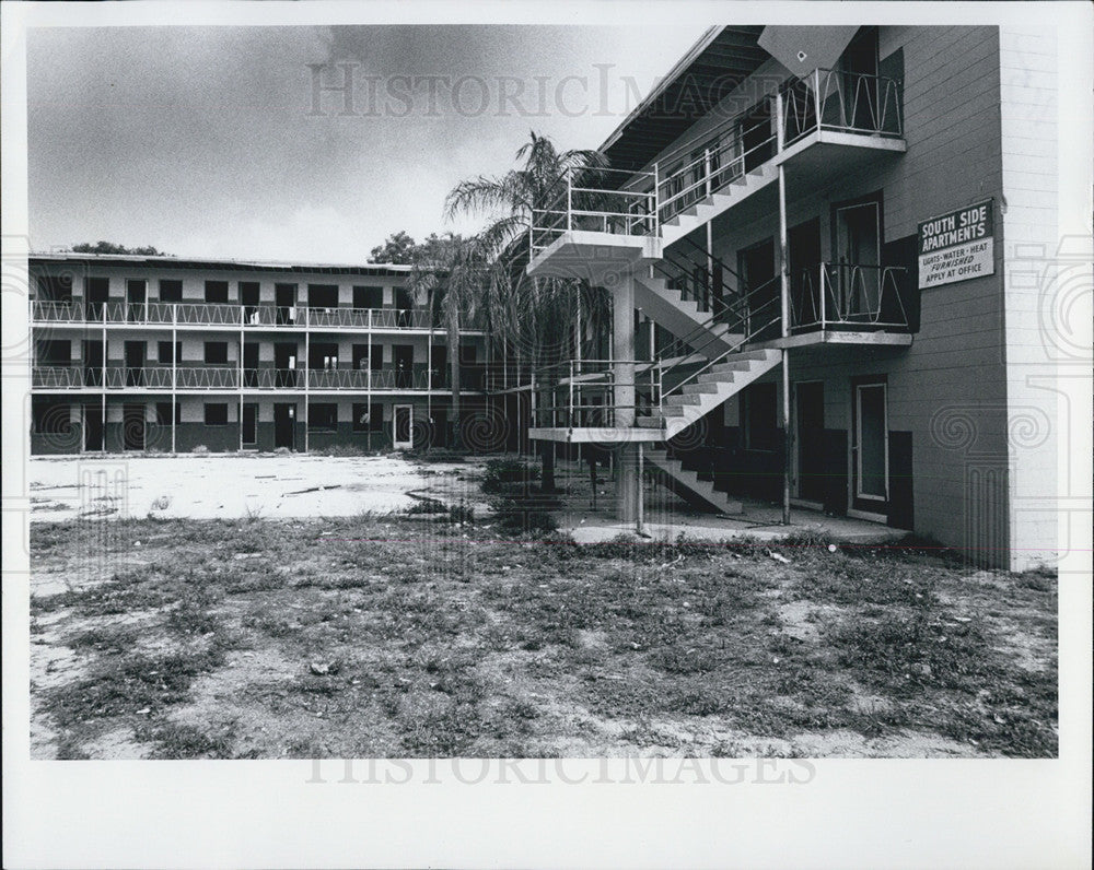 1977 Press Photo Southside apartments resident buidling - Historic Images