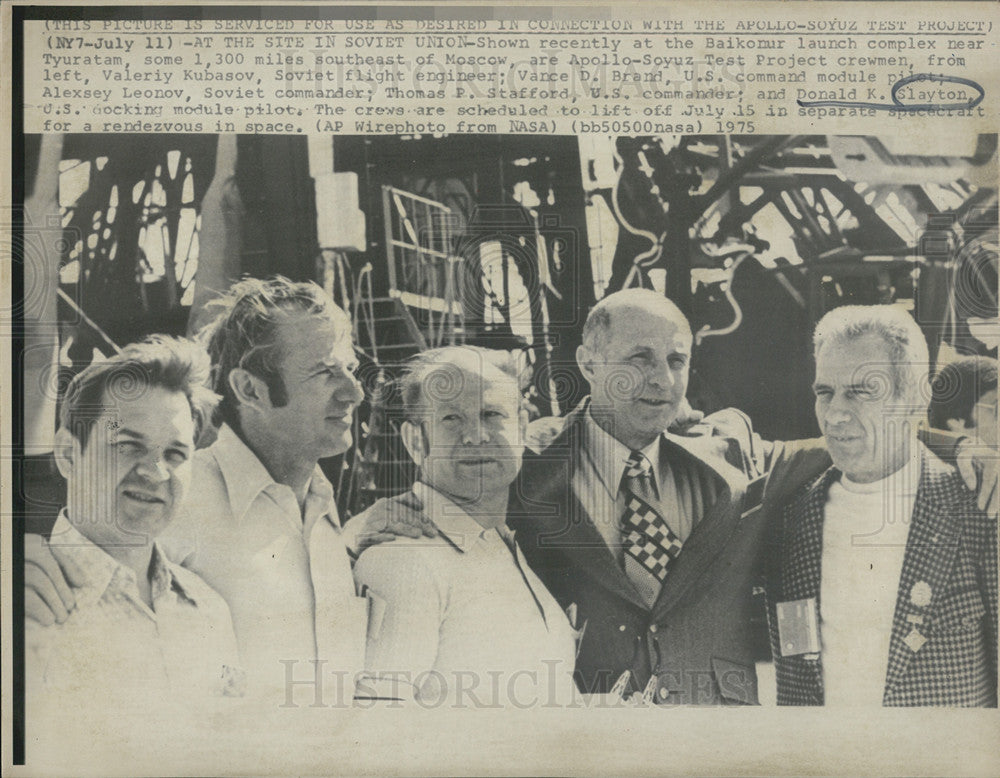 1975 Press Photo Soviet Flight Engineer Valeriy Kubasov U.S. Command Module - Historic Images