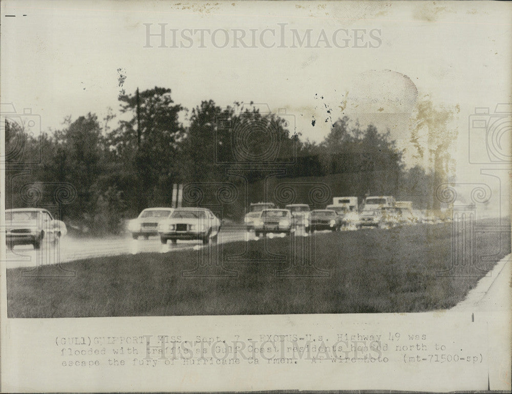1974 Press Photo Evacuation Traffic Gulfport mississippi - Historic Images